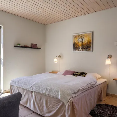 Fantastic Kragelund For Up To 24 Guests! Åbybro