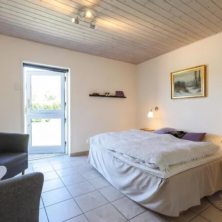 Fantastic Kragelund For Up To 20 Guests! Ferienhaus