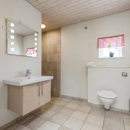 Fantastic Kragelund For Up To 24 Guests! بيت للعطل Åbybro