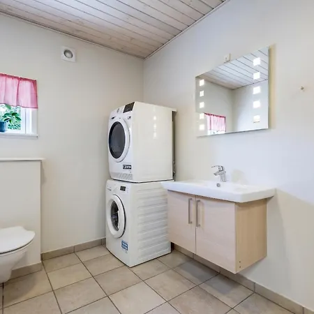 Fantastic Kragelund For Up To 24 Guests! * Åbybro